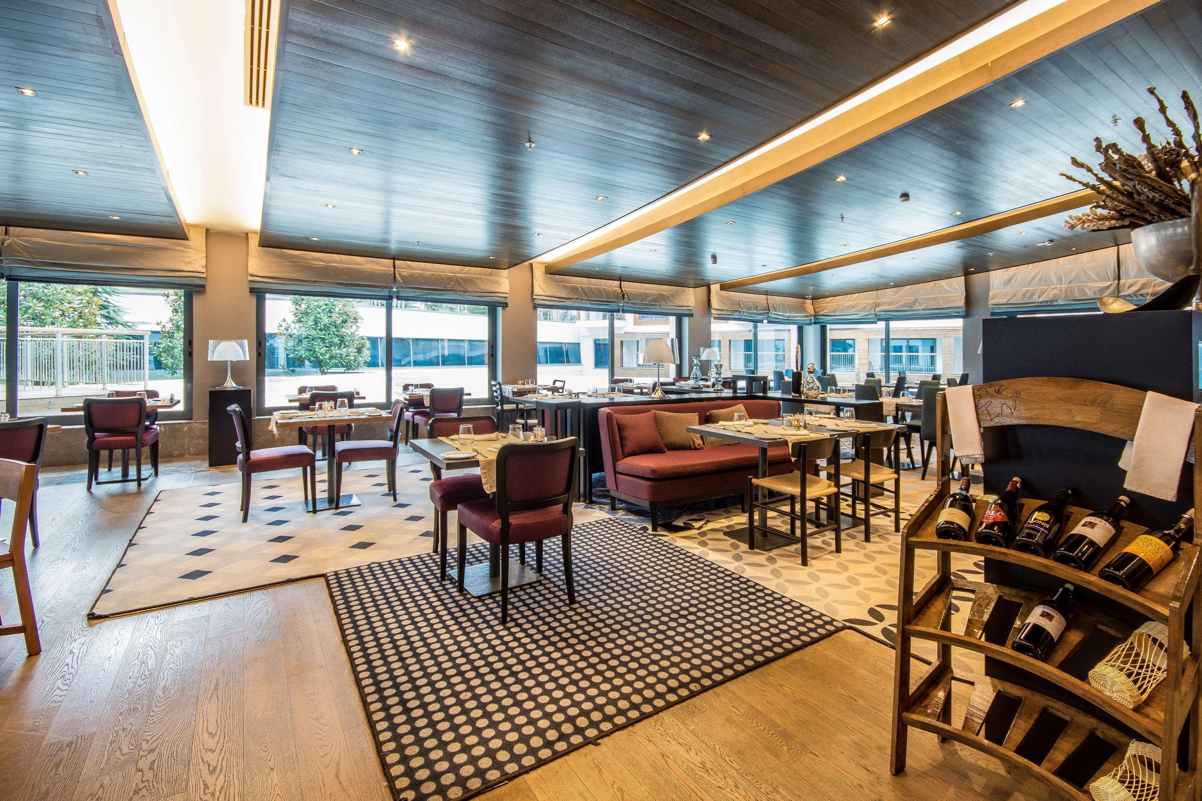 Radisson Blu Hotel & Spa, Istanbul Tuzla Ngoại thất bức ảnh The restaurant